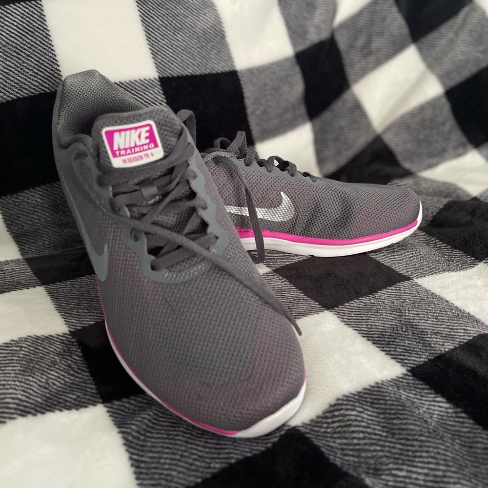 Nike in-season Tr 6 size 8